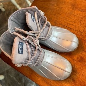 Girls sperry size 10